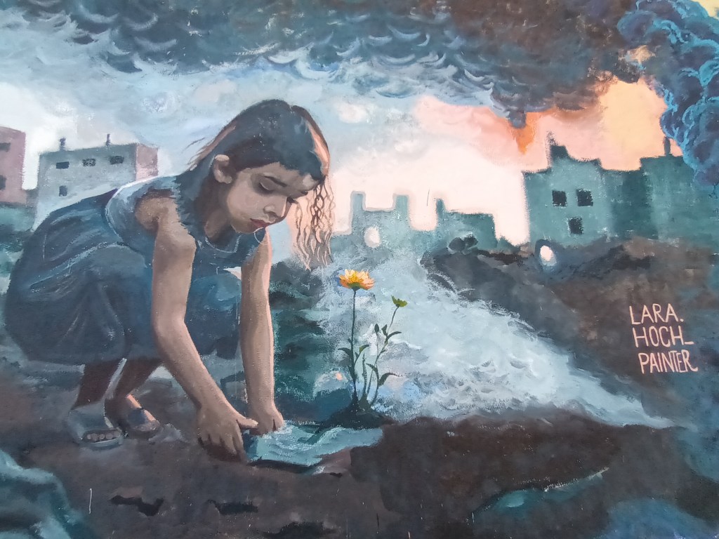 War Deconstruction with Lara Hoch