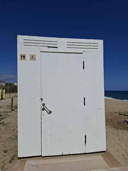 Latrina la Mare
