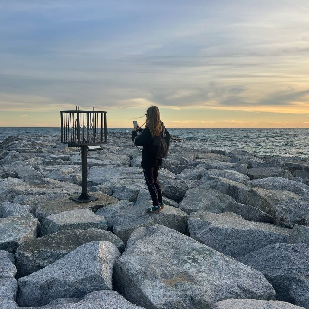 Cap de Meteorit at the beach